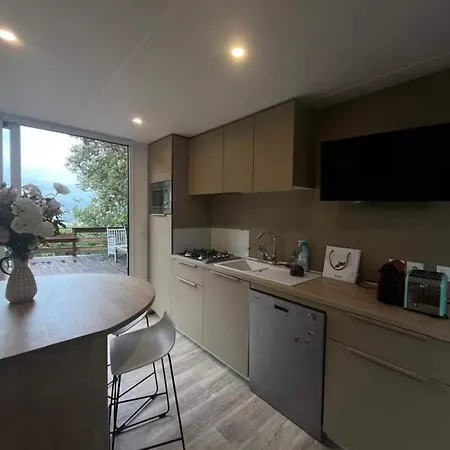 Hébergement de vacances With Sea View And 80 M2 Terrace *